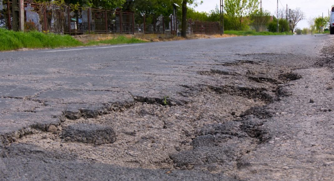 România, între recordul de autostrăzi noi și degradarea drumurilor naționale România, între recordul de autostrăzi noi și degradarea drumurilor naționale