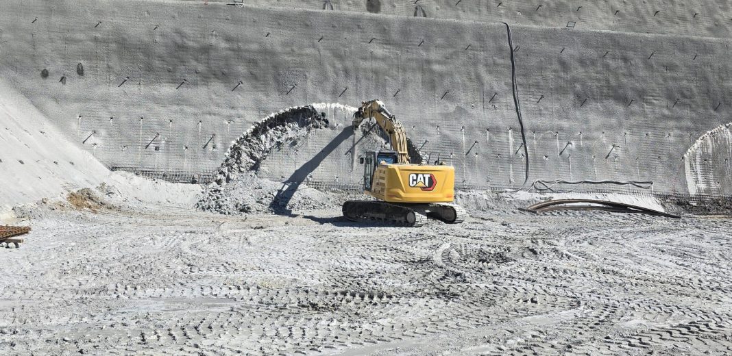 Cum se deblochează tehnic cel mai dificil lot din autostrada A1 Sibiu – Pitești: au început lucrările subterane la Tunelul Balota Cum se deblochează tehnic cel mai dificil lot din autostrada A1 Sibiu – Pitești: au început lucrările subterane la Tunelul Balota