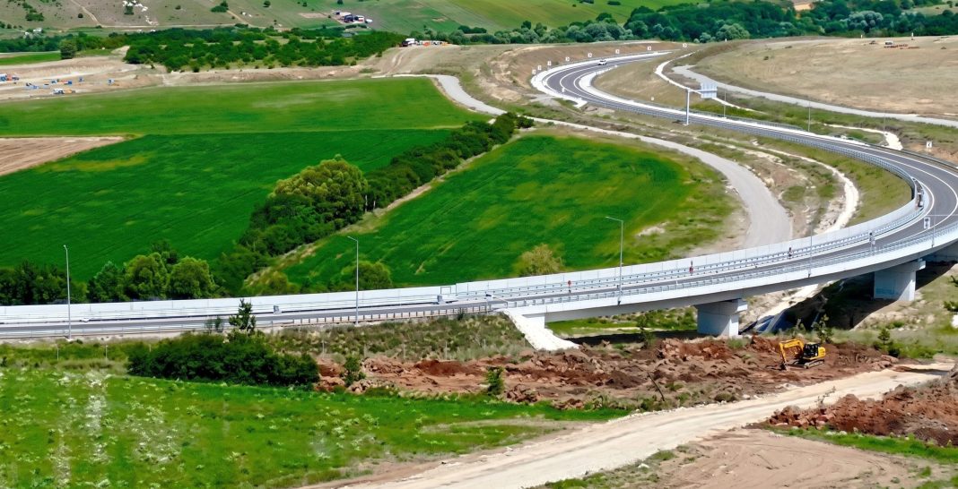 Cel mai scump și complex lot de pe Autostrada Transilvania intră într-o nouă etapă Cel mai scump și complex lot de pe Autostrada Transilvania intră într-o nouă etapă