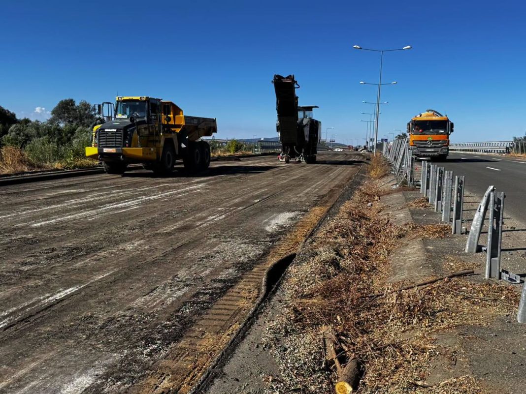 Stadiul lucrărilor A1 Margina-Holdea: UMB a început turnarea stratului de bază și montarea primelor grinzi. Stadiul lucrărilor A1 Margina-Holdea: UMB a început turnarea stratului de bază și montarea primelor grinzi.