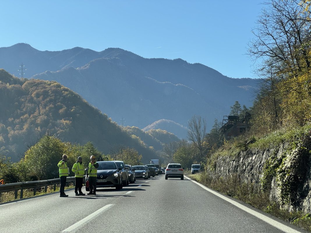 DN7 Călinești: lucrări la pila 1 a ecoductului și restricții temporare de trafic DN7 Călinești: lucrări la pila 1 a ecoductului și restricții temporare de trafic