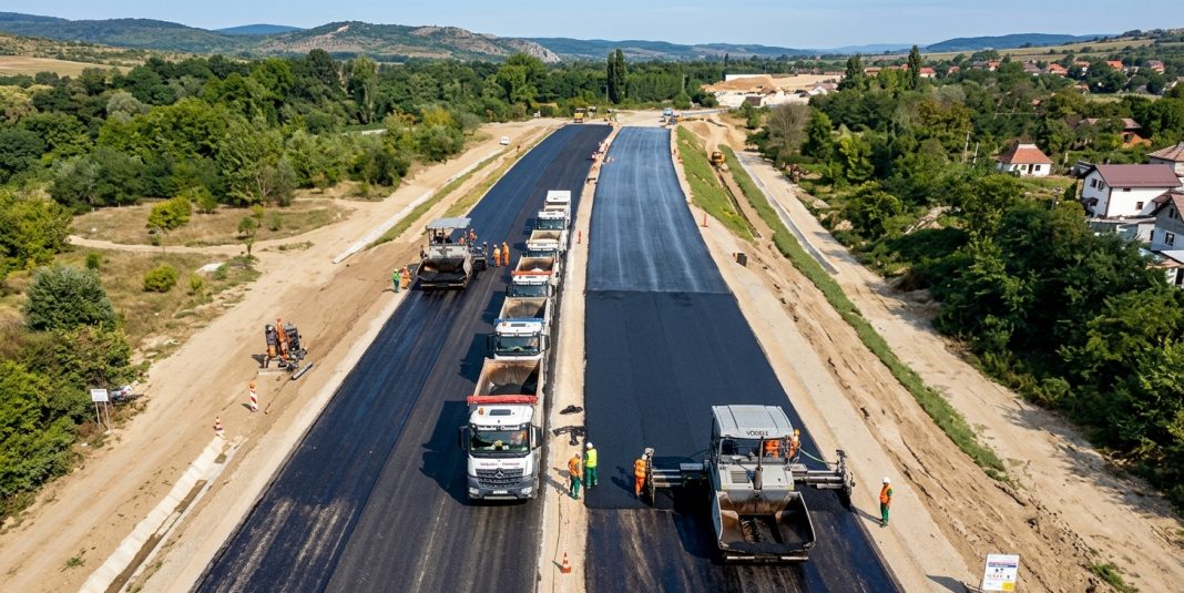 Autostrada A1, Sibiu – Pitești: Au început primele lucrări de asfaltare pe secțiunea 3 Cornetu – Tigveni Autostrada A1, Sibiu – Pitești: Au început primele lucrări de asfaltare pe secțiunea 3 Cornetu – Tigveni