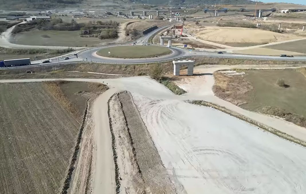 A13 Sibiu–Făgăraș: nodul Boița concentrează lucrări complexe, în timp ce lotul 1 rămâne în urmă A13 Sibiu–Făgăraș: nodul Boița concentrează lucrări complexe, în timp ce lotul 1 rămâne în urmă