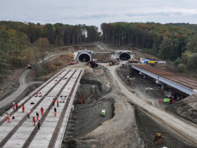 A1 Margina–Holdea: structurile au ajuns la 70%, dar montarea grinzilor nu înseamnă finalizarea pasajelor A1 Margina–Holdea: structurile au ajuns la 70%, dar montarea grinzilor nu înseamnă finalizarea pasajelor